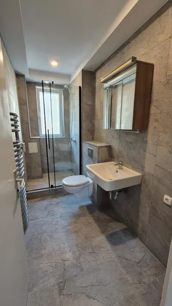 Neu Sanierte Wohnung — photo 1